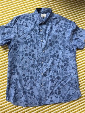 Men's Blue Tie-Dye Short-Sleeve Button-Down Shirt by